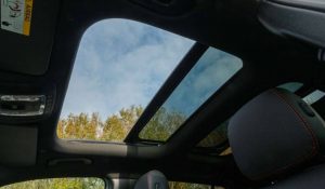 closeup-shot-of-open-hatch-detail-on-a-roof-of-the-modern-car-1024x683